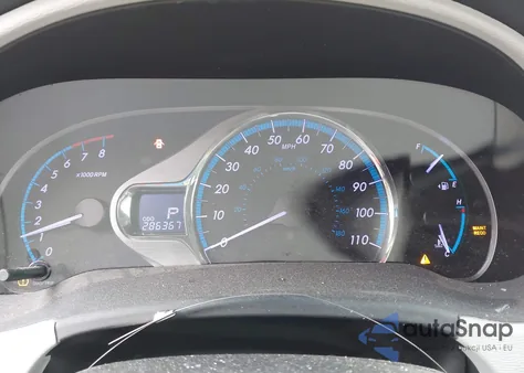 2014 Toyota Sienna Xle V6 8 Passenger z USA, uszkodzony, nr VIN 5TDYK3DC0ES443577